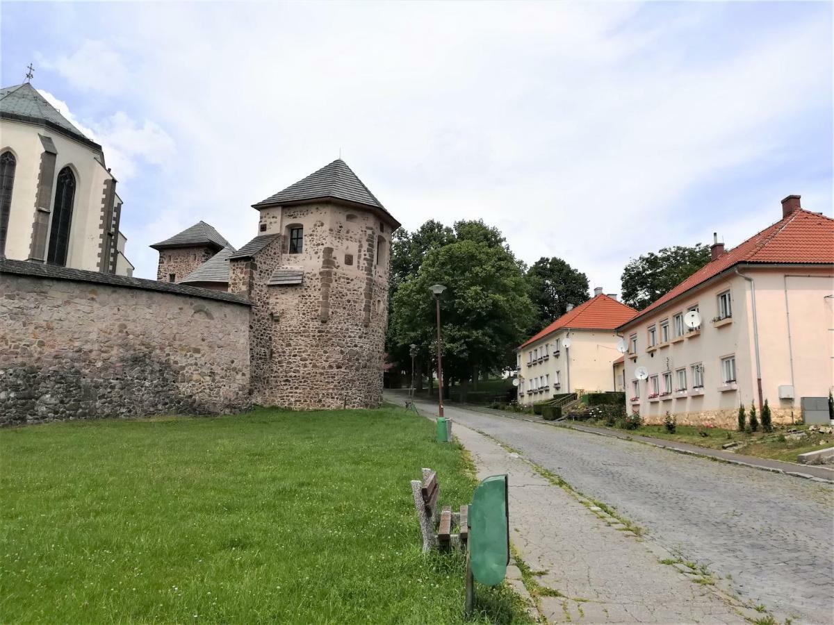Pod Zamkom Appartement Kremnica Buitenkant foto