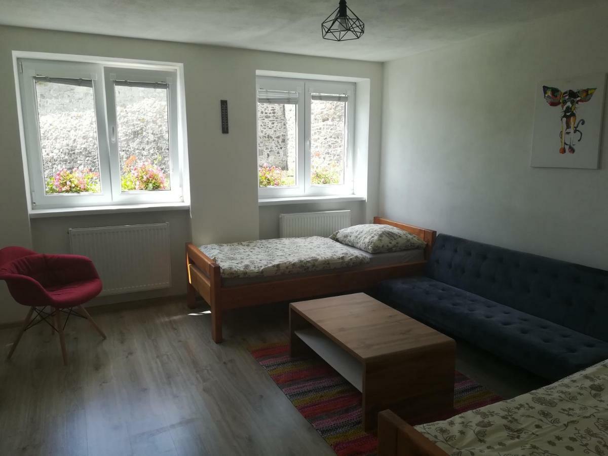 Pod Zamkom Appartement Kremnica Buitenkant foto